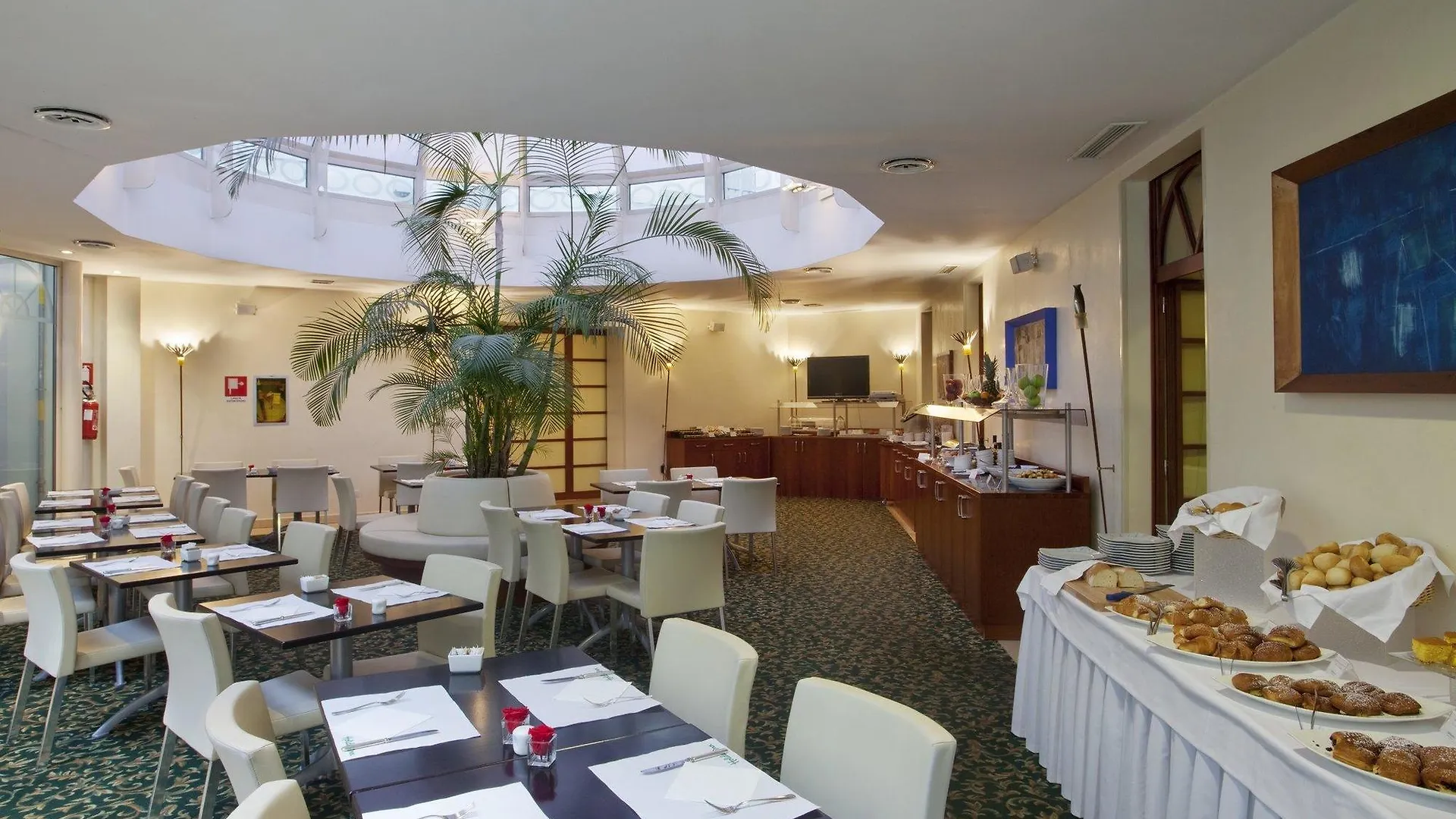 Hotel Holiday Inn Milan Garibaldi Station By Ihg