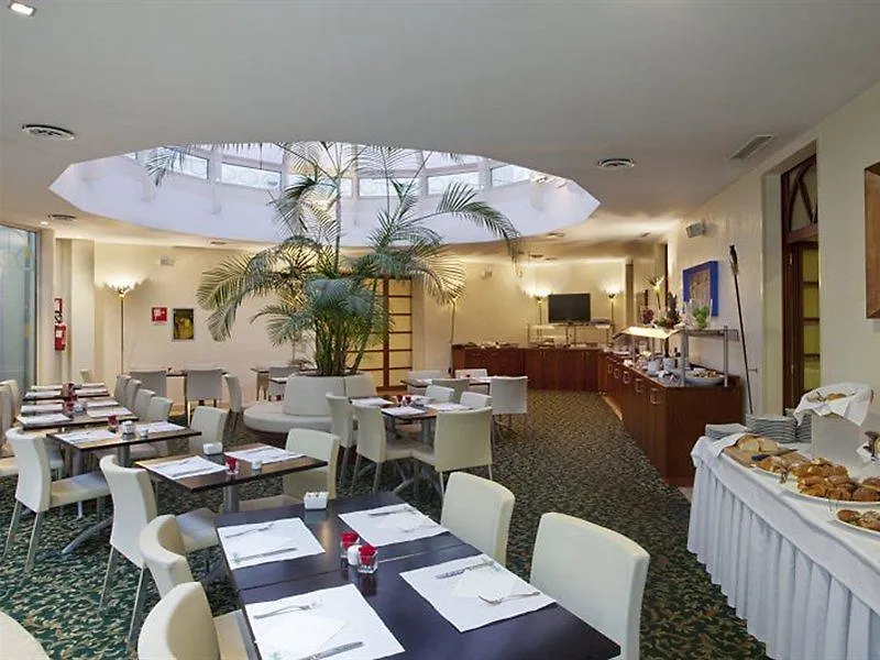 Holiday Inn Milan Garibaldi Station By Ihg Hotel