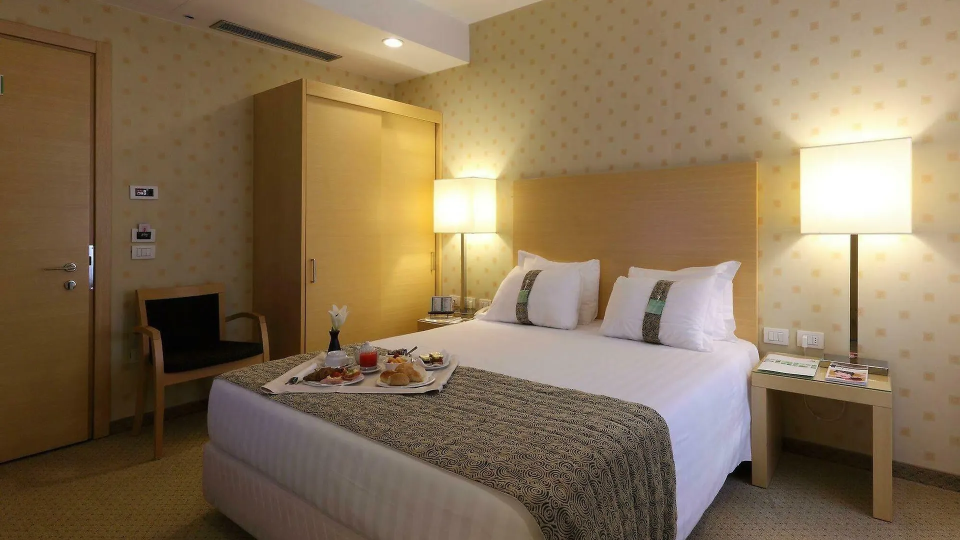 Holiday Inn Milan Garibaldi Station By Ihg Hotel