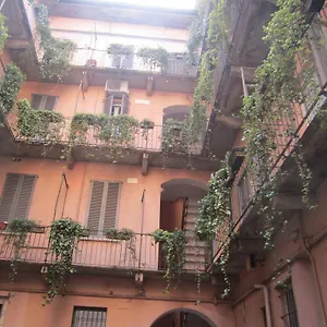 Charming And Elegant Historic Center Of Apartment Mailand