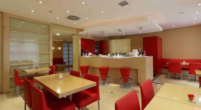 **** Hotel Holiday Inn Milan Garibaldi Station By Ihg Italië