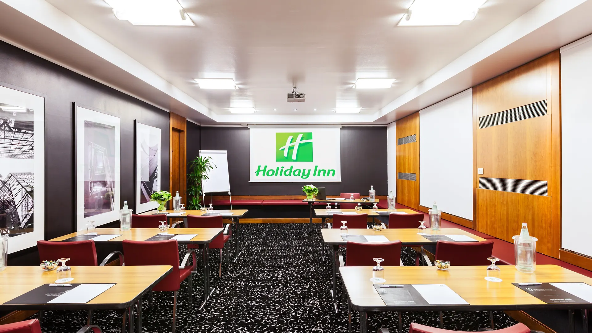 **** Hotel Holiday Inn Milan Garibaldi Station By Ihg Italië