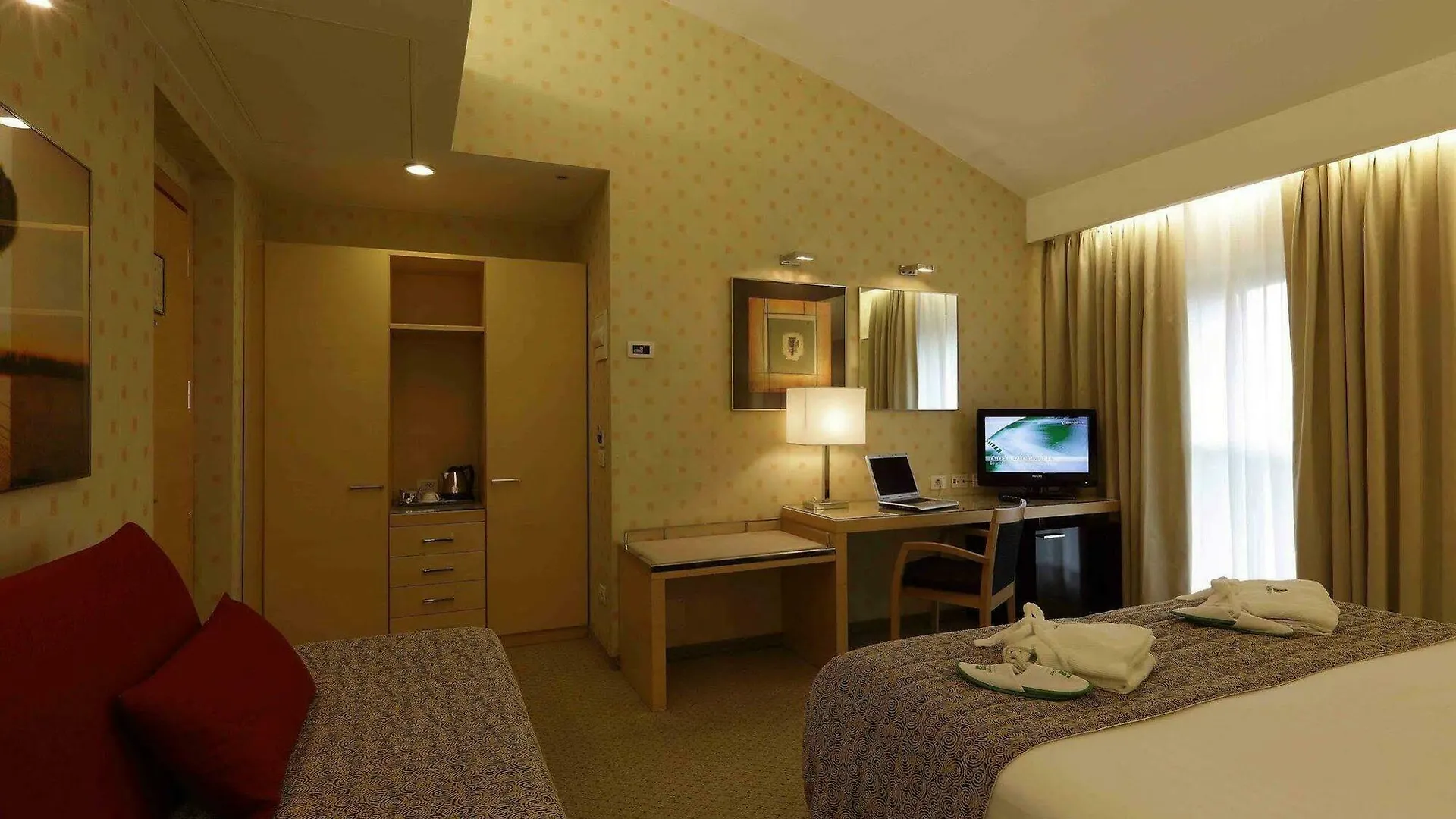 Holiday Inn Milan Garibaldi Station By Ihg 4*,  Italien